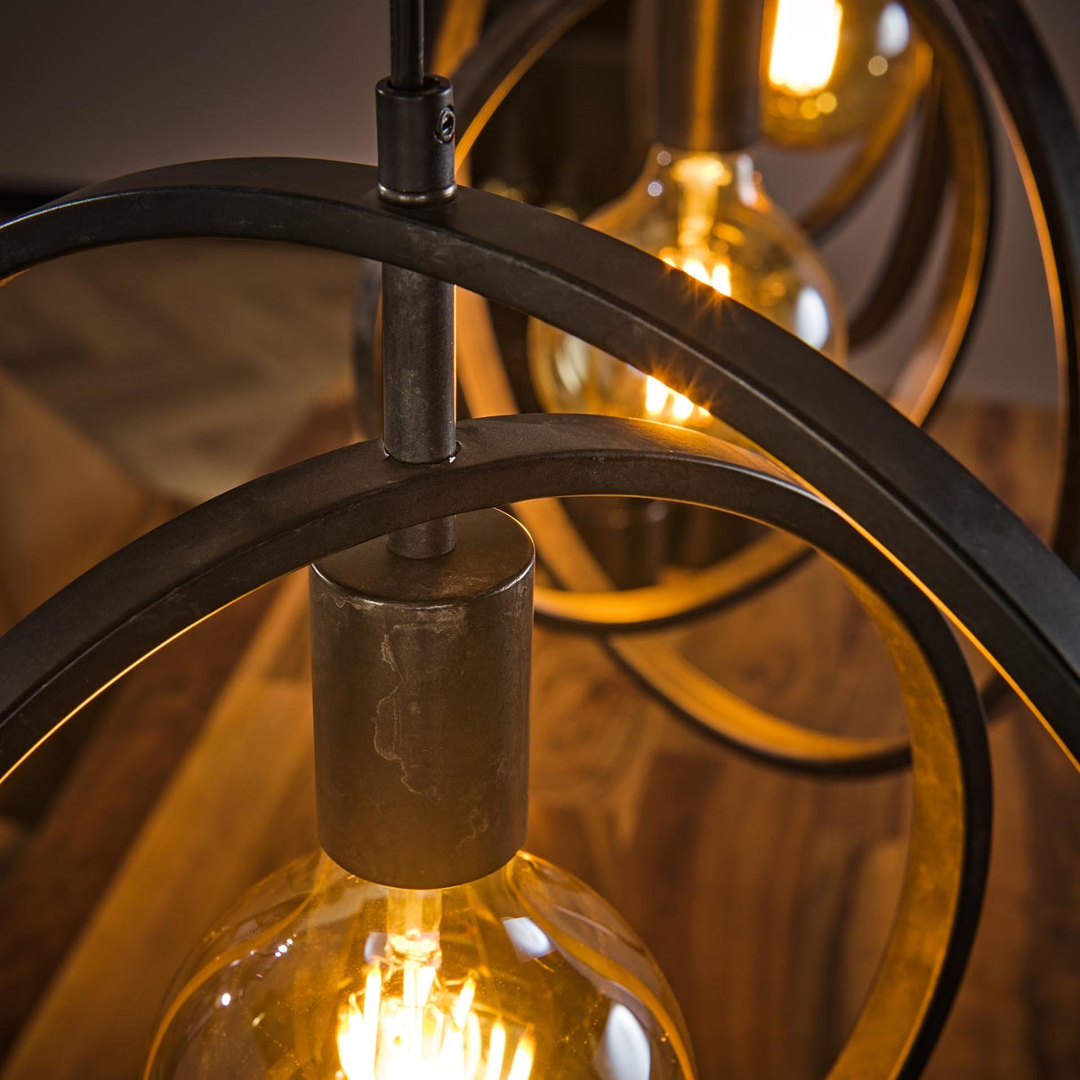 Lampada a sospensione Otan DH Interior Carbone LxPxH 129x46x11 Metallo Atmosferica foto dettaglio
