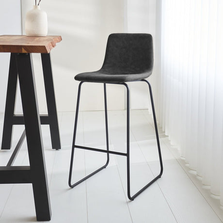 Sgabello da bar Brentt Dimehouse Antracite LxLxH 84x60x49 Microfibra Foto atmosferica diagonale vista frontale