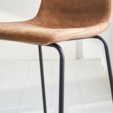 Sgabello da bar Brentt Dimehouse Cognac LxLxH 84x60x49 Microfibra Foto di dettaglio atmosferico