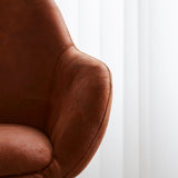 Sgabello bar Elise Ecopelle Dimehouse Cognac LxLxH 88x61x54 Ecopelle Atmosferica dettaglio fotografico