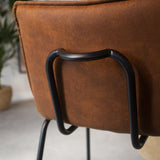 Sgabello da bar Jelle Dimehouse Cognac LxPxH 63x56x49 Microfibra Foto di dettaglio atmosferico
