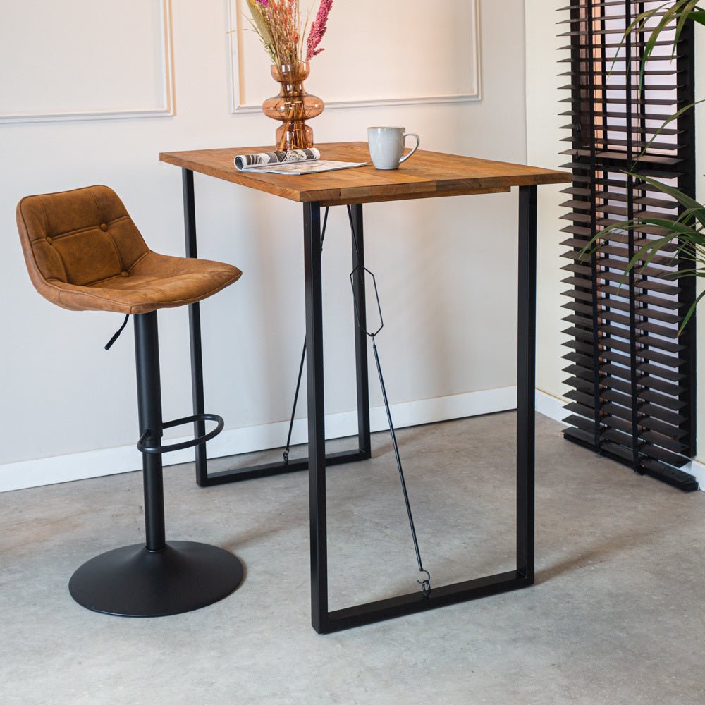 Tavolo da bar Las Vegas Dimehouse Marrone LxPxA 135x75x7 Legno di mango Foto atmosferica in situazione