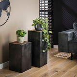 Colonna portafiori Crosby DH Interior Hardwood LxPxH 53x33x33 Hardwood Foto atmosferica vista frontale diagonale