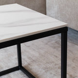 Tavolino Fien Dimehouse Bianco LxPxH 63x63x10 Pietra sinterizzata Dettaglio fotografico atmosferico