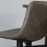 Sgabello da bar Boran Dimehouse Verde LxLxH 55x54x53 Ecopelle Atmosferica dettaglio fotografico