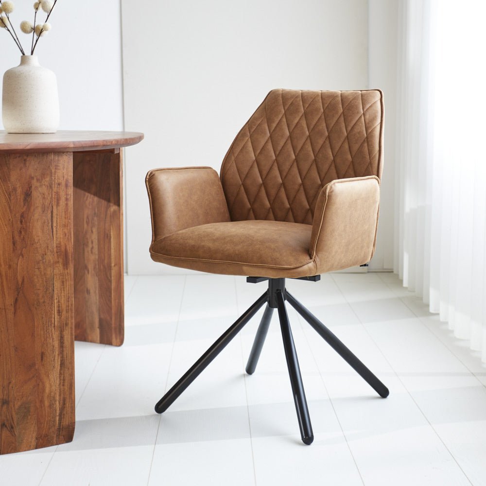 Sedia per sala da pranzo Novan Microfibra Dimehouse Cognac LxPxH 71x64x56 Tessuto Foto atmosferica diagonale vista frontale