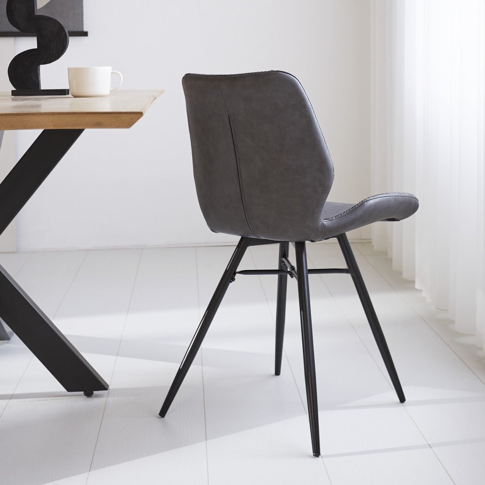 Sedia per sala da pranzo in pelle artificiale Beau Dimehouse Antracite LxPxH 72x68x50 Ecopelle Atmosferica foto diagonale vista posteriore