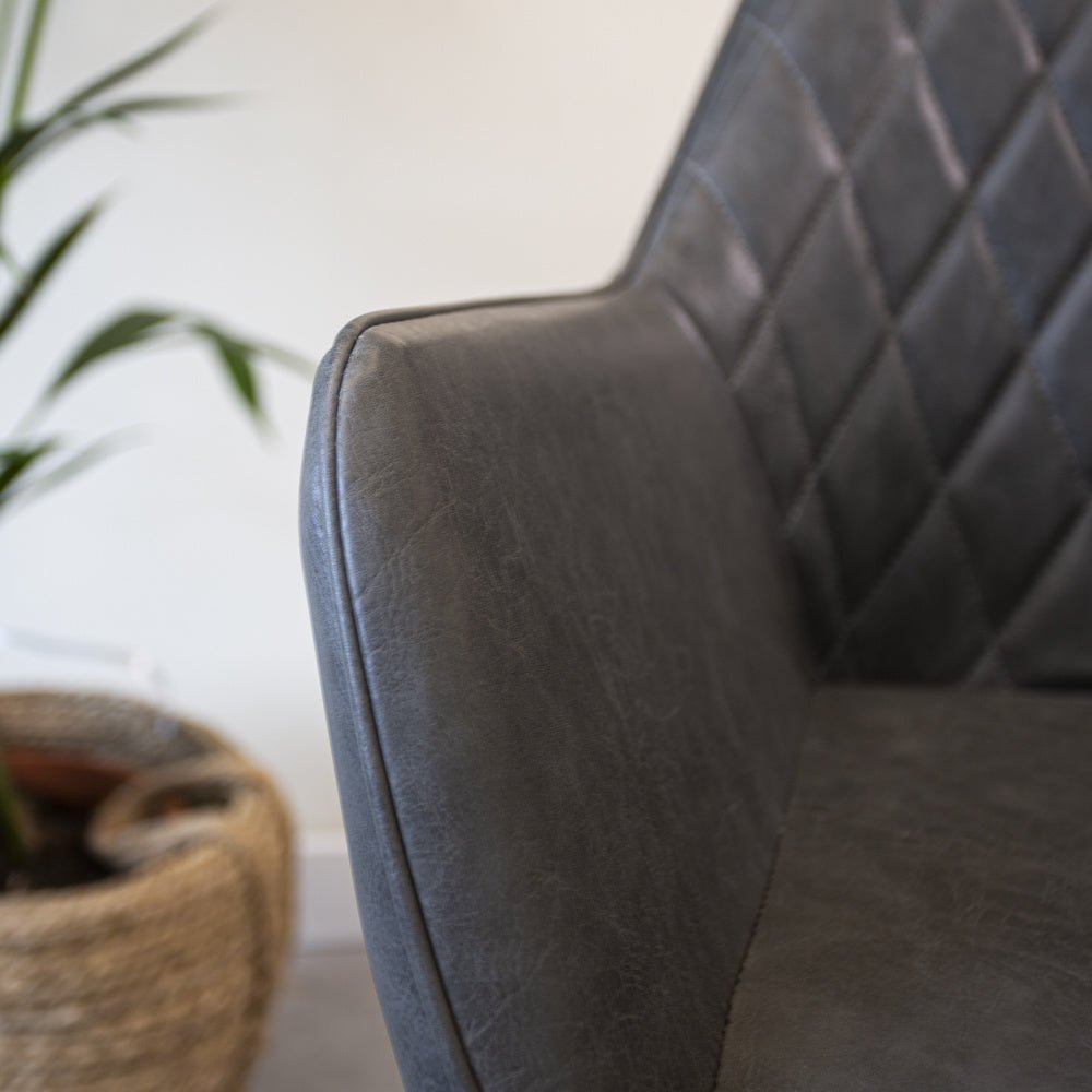 Sedia per sala da pranzo Cara Dimehouse Antracite LxPxH 78x65x57 Ecopelle Atmosferica dettaglio fotografico