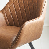 Sedia per sala da pranzo Cara Dimehouse Cognac LxLxH 78x65x57 Ecopelle Dettaglio fotografico atmosferico