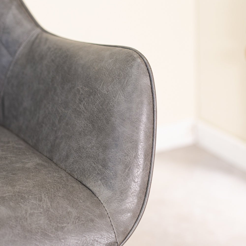 Sedia per sala da pranzo Gian Dimehouse Antracite LxPxH 73x65x50 Ecopelle Atmosferica dettaglio fotografico