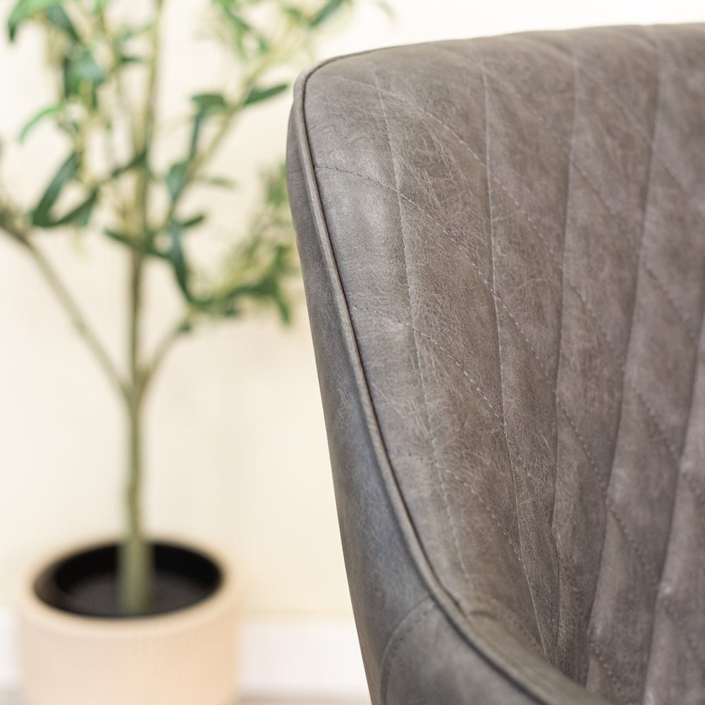 Sedia per sala da pranzo Gian Dimehouse Antracite LxPxH 73x65x50 Ecopelle Atmosferica dettaglio fotografico