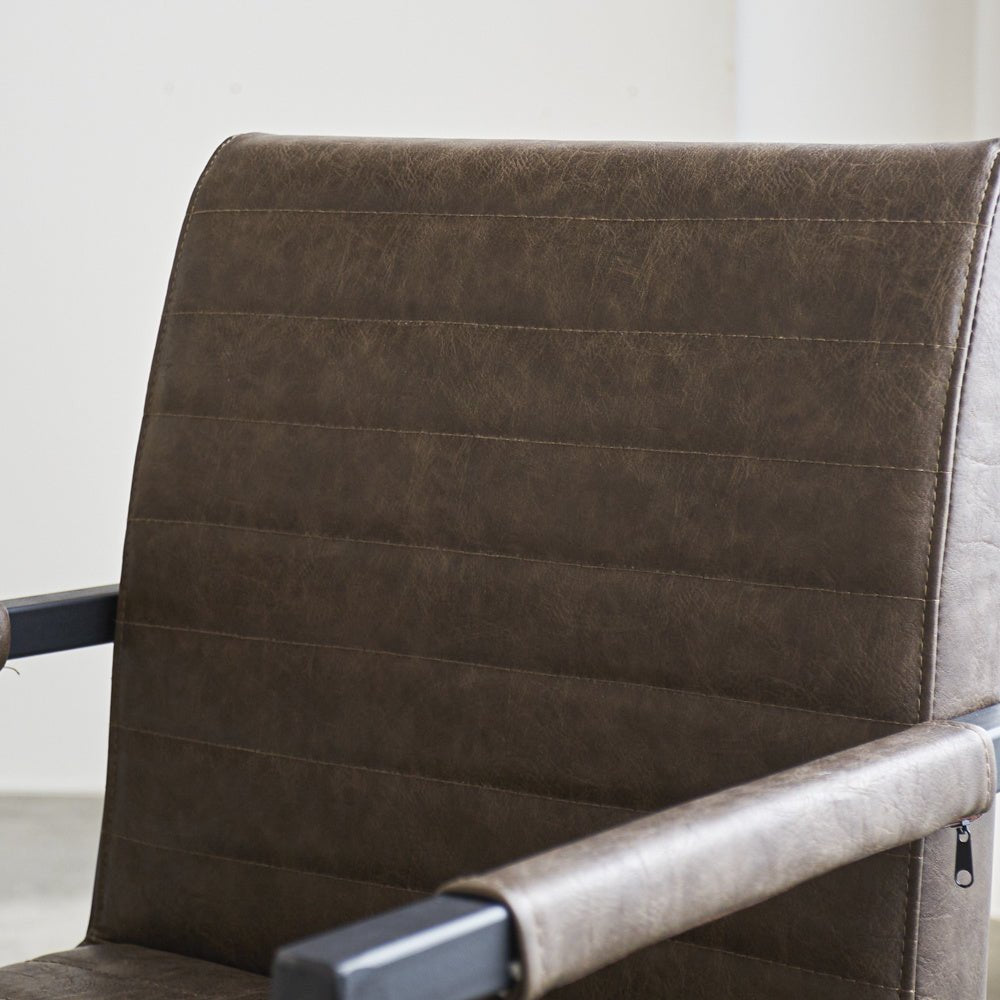 Sedia per sala da pranzo Kuba Dimehouse Taupe LxWxH 71x59x58 Ecopelle Dettaglio fotografico atmosferico