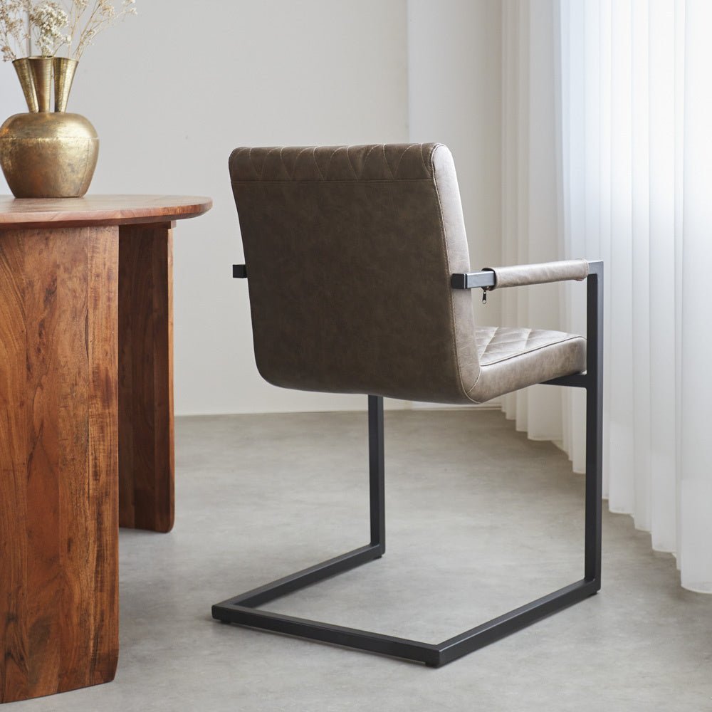 Sedia per sala da pranzo Ruben Dimehouse Taupe LxWxH 71x59x58 Ecopelle Atmosferica foto diagonale vista posteriore