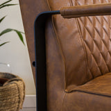 Poltrona Pietro Dimehouse Cognac LxPxH 68x62x45 Ecopelle Dettaglio fotografico atmosferico
