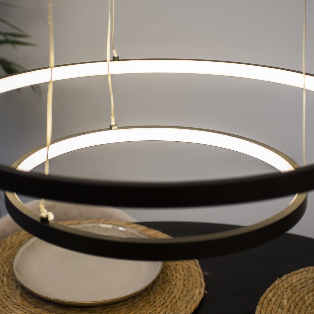 Lampada a sospensione Elaine Nera Dimehouse Nero LxPxH 56x56x12 Metallo Atmosferico dettaglio fotografico