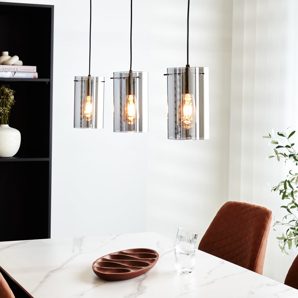 Lampada a sospensione Hugo Dimehouse Antracite LxPxH 102x26x19 Vetro Foto suggestiva vista diagonale frontale