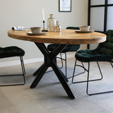 Tavolo da pranzo Oregon Dimehouse Marrone LxPxH 108x85x31 Legno di mango Foto atmosferica vista frontale diagonale