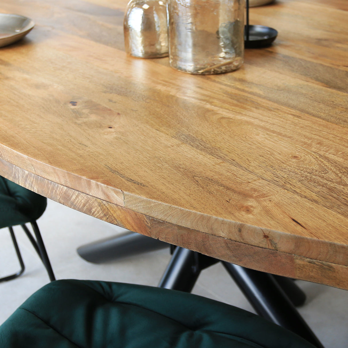 Tavolo da pranzo Oregon Dimehouse Marrone LxPxH 283x115x9 Legno di mango Dettaglio fotografico atmosferico