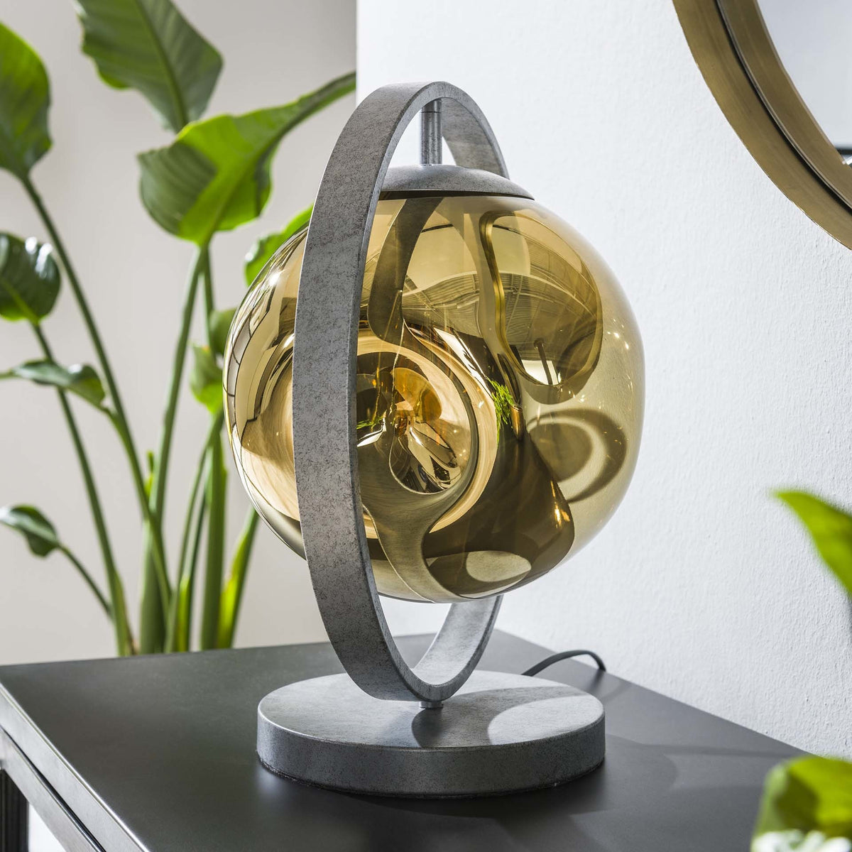 Lampada da tavolo Ada DH Interior Silver LxLxH 45x41x32 Silver Foto ambientale vista diagonale frontale