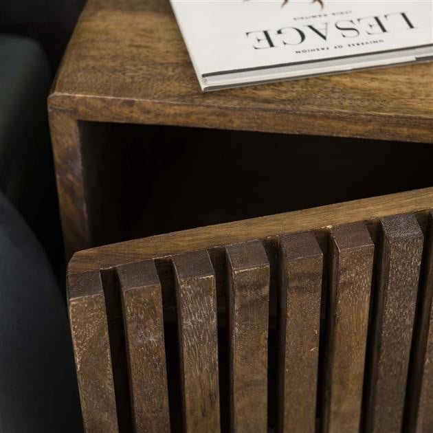 Comodino Tory DH Interior Mango LxLxH 65x45x35 Legno di mango Dettaglio fotografico atmosferico