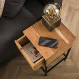 Comodino Lou DH Interno Acacia LxLxH 62x32x32 Legno di acacia Dettaglio foto ambiente