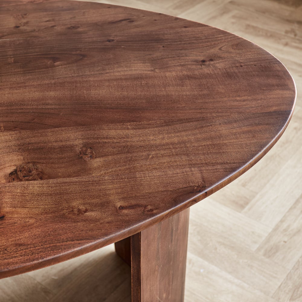 Tavolo da pranzo Yves Finitura Noce Dimehouse Marrone LxPxH 165x95x10 Legno di acacia Dettaglio fotografico atmosferico