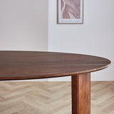 Tavolo da pranzo Yves Finitura Noce Dimehouse Marrone LxPxH 225x115x9 Legno di acacia Dettaglio fotografico atmosferico