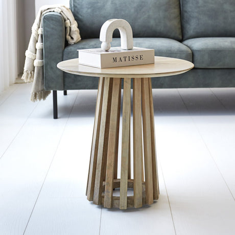 Tavolino Rory Rovere Dimehouse Rovere LxPxH 55x55x55 Legno di mango Vista frontale della foto suggestiva