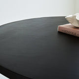 Tavolo da pranzo Elora Dimehouse Nero LxPxA 135x135x9 Legno di mango Dettaglio fotografico atmosferico