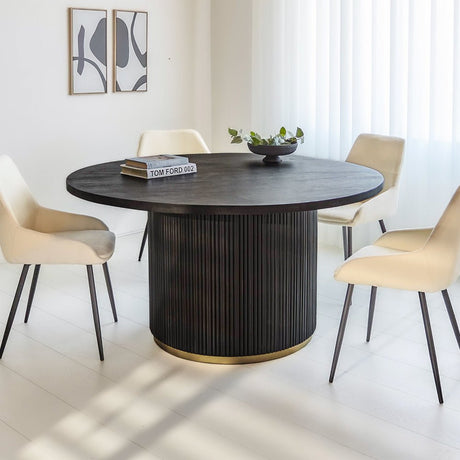 Tavolo da pranzo Elora Dimehouse Nero LxPxA 155x155x9 Legno di mango Foto atmosferica vista frontale diagonale