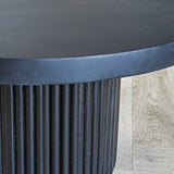 Tavolino Elora Dimehouse Nero LxLxA 85x85x9 Legno di mango Dettaglio fotografico atmosferico