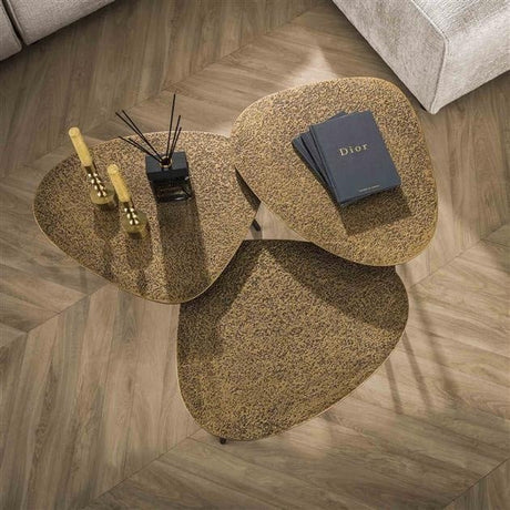 Tavolino Betty DH Interior Bronzo LxLxH 65x55x16 Bronzo Foto atmosferica diagonale vista frontale impostazione angolo