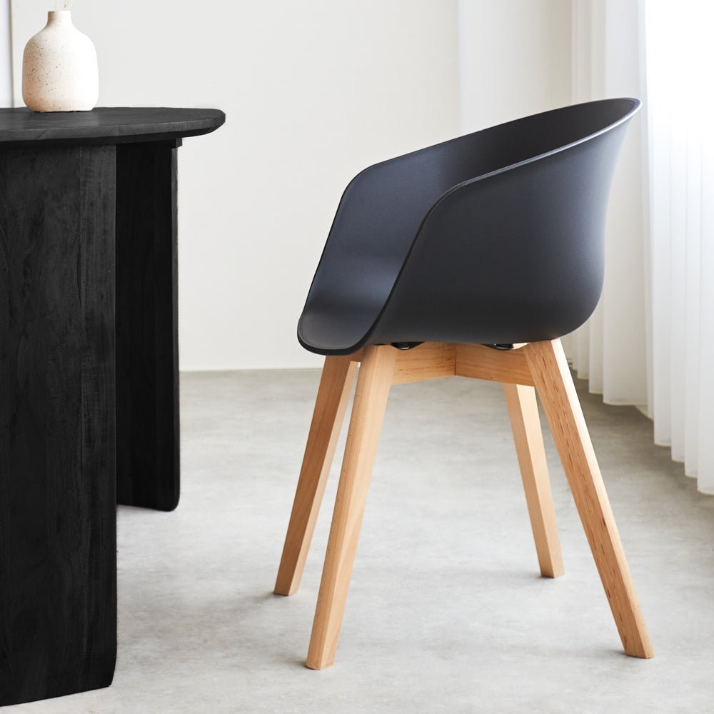 Sedia per sala da pranzo Herning Dimehouse Nero LxPxA 68x60x51 Plastica Foto atmosferica vista laterale