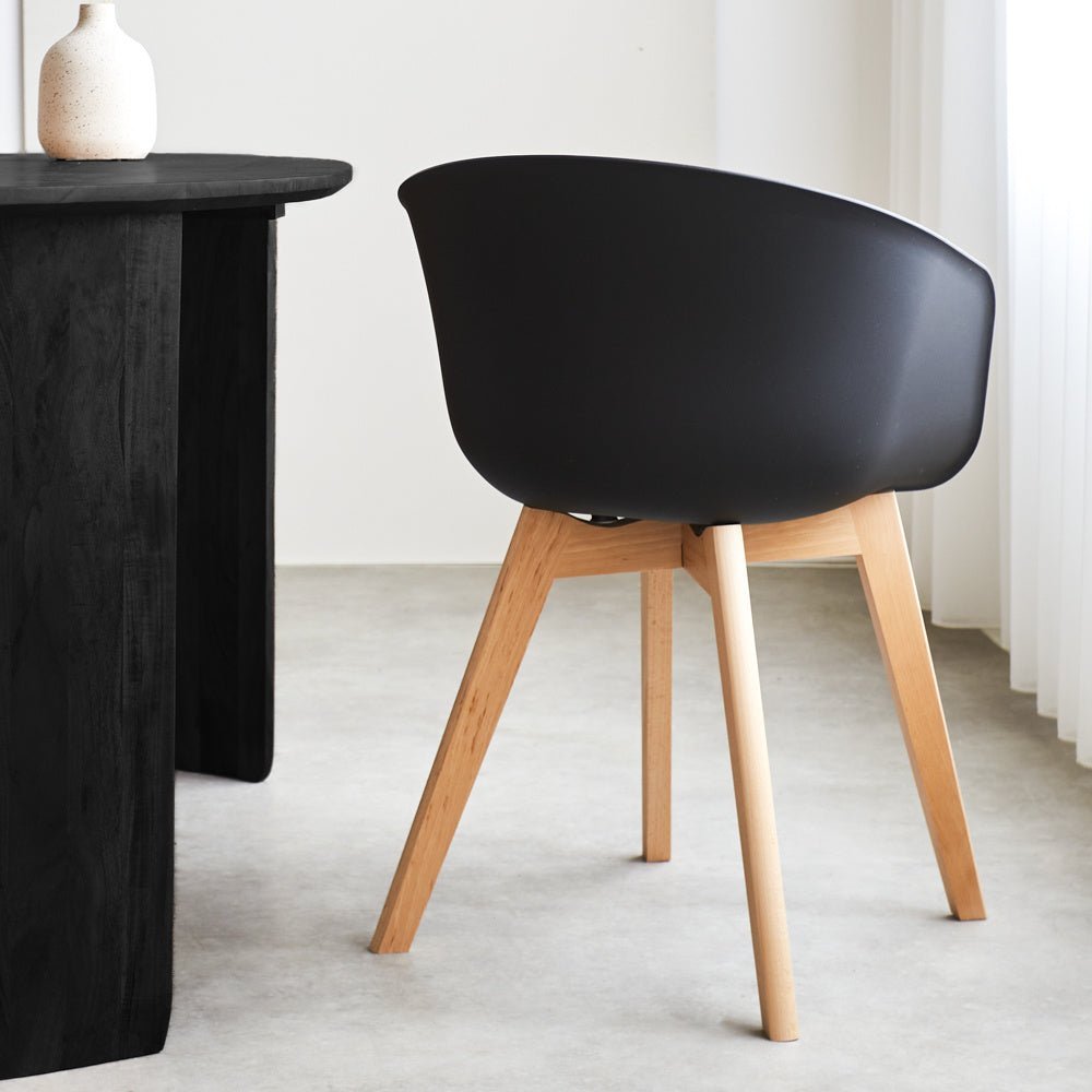 Sedia per sala da pranzo Herning Dimehouse Nero LxPxA 68x60x51 Plastica Foto atmosferica diagonale vista posteriore