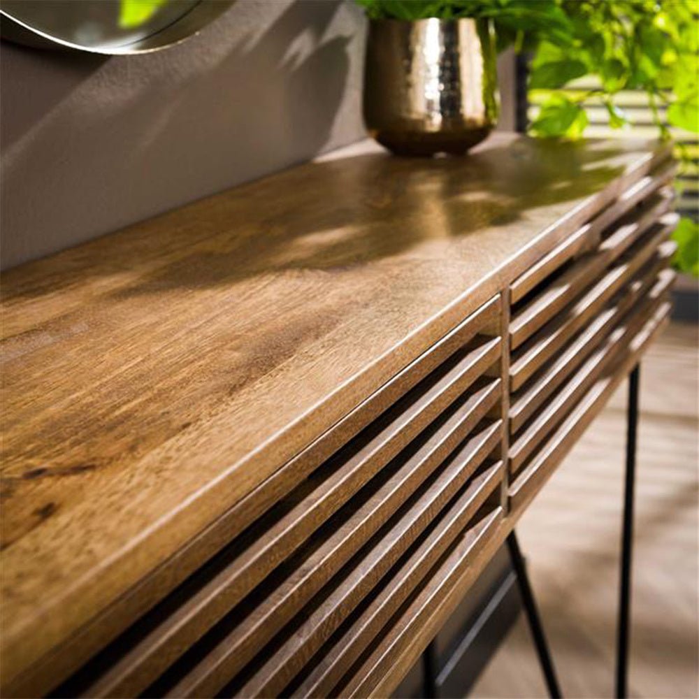 Toeletta Hans DH Interior Mango LxLxH 126x27x26 Legno di mango Dettaglio fotografico atmosferico