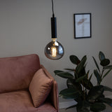 Lampada a sospensione Katie Smokey Dimehouse Antracite LxPxH 29x22x21 Vetro Foto atmosferica vista frontale