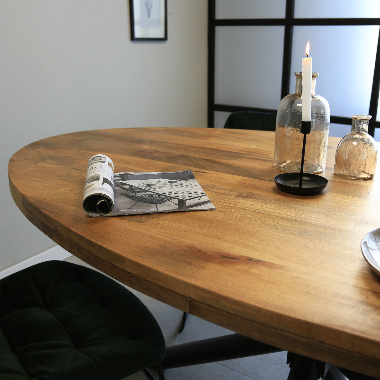 Tavolo da pranzo Oregon Dimehouse Marrone LxPxH 80x80x30 Legno di mango Dettaglio fotografico atmosferico