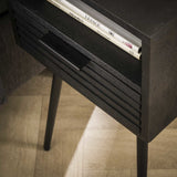 Comodino Hazel DH Interior Mango LxLxH 41x41x31 Legno di mango Dettaglio fotografico atmosferico