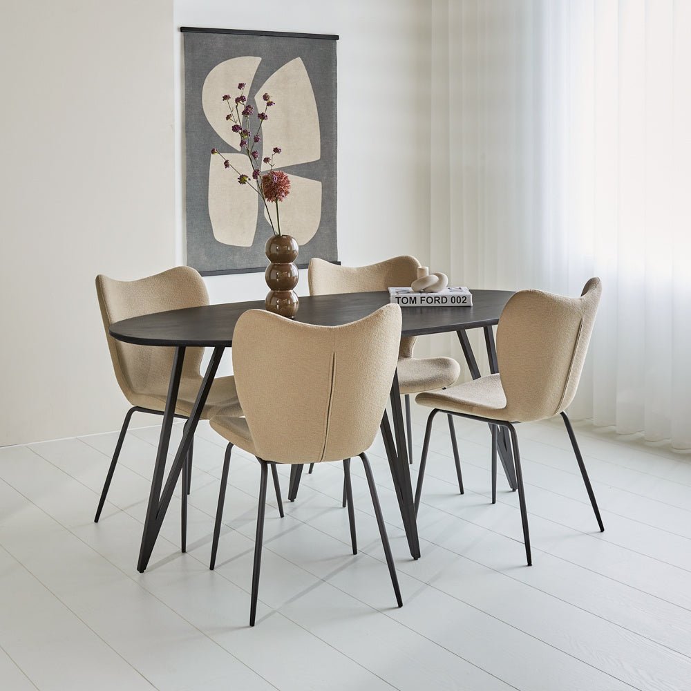Tavolo da pranzo Cesare Dimehouse Nero LxPxH 178x96x9 Legno di mango Foto atmosferica vista frontale diagonale