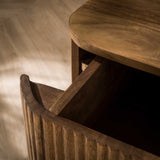 Comodino Maria DH Interior Mango LxLxH 51x47x27 Legno di mango Dettaglio fotografico atmosferico